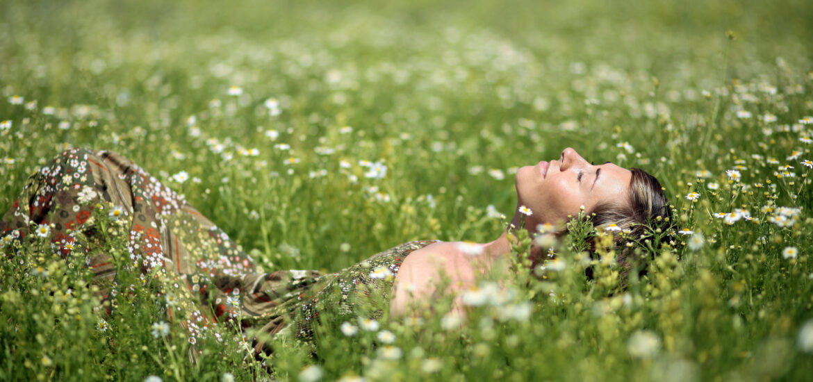 Nacktsonnen im eigenen Garten